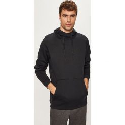 Under Armour - Bluza. Czerwone bluzy męskie Under Armour, m, bez wzorów, z poliesteru, z kapturem, bez rękawów, z kapturem. W wyprzedaży za 219,90 zł.