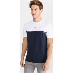 BOSS Koszulka Niebieski Biały. Niebieskie podkoszulki męskie Boss, xl, z nadrukiem, z elastanu, z krótkim rękawem. Za 312,95 zł.
