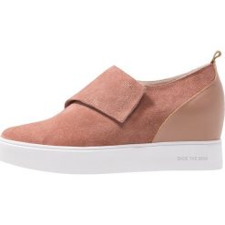 Trampki damskie slip on: Shoe The Bear LISA Tenisówki i Trampki dark blush
