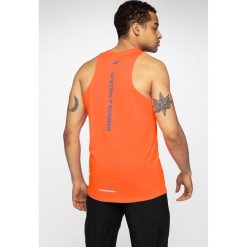 Top do biegania męski TSMF212 - pomarańcz neon. Różowe koszulki męskie 4f, m, bez wzorów, z dzianiny, bez kołnierzyka, bez rękawów. W wyprzedaży za 59,99 zł.
