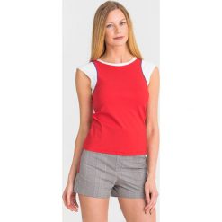 TOP Patrizia Pepe. Czerwone bluzki damskie Patrizia Pepe, s, z nadrukiem, z okrągłym kołnierzem. Za 342,30 zł.