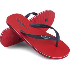 Japonki Pepe Jeans. Czerwone klapki męskie Pepe Jeans, bez wzorów, z jeansu. Za 49,00 zł.