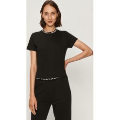 Tommy Jeans - T-shirt. Szare bluzki damskie Tommy Jeans, s, z nadrukiem, z bawełny, casualowe, z okrągłym kołnierzem, z krótkim rękawem. Za 179,90 zł.