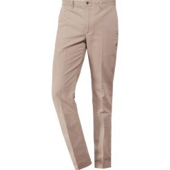 Hackett London Chinosy oatmeal. Brązowe spodnie męskie marki Hackett London, m, bez wzorów, z elastanu. Za 589,00 zł.