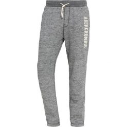 Abercrombie & Fitch CORE LOGO CLASSIC PANT Spodnie treningowe dark grey texture. Szare spodnie dresowe męskie marki Abercrombie & Fitch, xs, z bawełny. Za 349,00 zł.