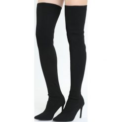 Czarne Kozaki Regalement. Czarne kozaki damskie Born2be, ze szpiczastym noskiem, na wysokim obcasie, na szpilce, bez zapięcia. Za 159,99 zł.