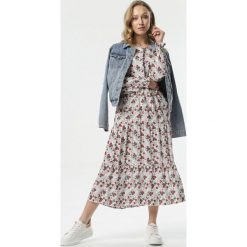 Biała Sukienka Friends. Białe sukienki damskie Born2be, s, w kwiaty, z okrągłym kołnierzem, bez rękawów, długie, midi, rozkloszowane. Za 79,99 zł.