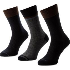 Zestaw 3 par wysokich skarpet męskich TOM TAILOR - 9981 Minimal Mix Dark Navy 545. Niebieskie skarpetki męskie marki Tom Tailor, bez wzorów, z elastanu. Za 39,00 zł.