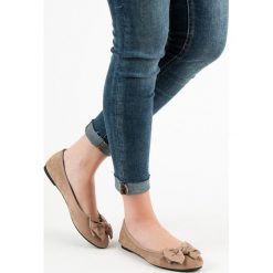 BALERINY Z KOKARDKĄ. Baleriny damskie JESSY ROSS, bez wzorów, z zamszu, bez obcasa. Za 52,90 zł.