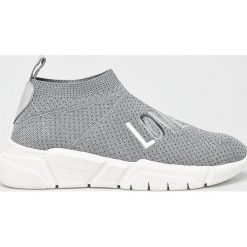 Love Moschino - Buty. Szare buty sportowe damskie Love Moschino, bez wzorów, ze skóry, sportowe. W wyprzedaży za 639,90 zł.