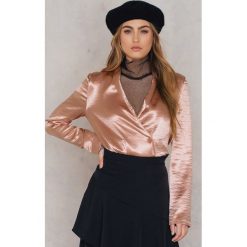 NA-KD Party Metaliczna marynarka - Pink. Różowe marynarki damskie NA-KD Party, bez wzorów, z poliesteru. Za 242,95 zł.