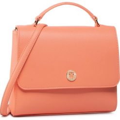 Torebka TOMMY HILFIGER - Honey Flap Stachel AW0AW07944 SN7. Pomarańczowe torebki klasyczne damskie TOMMY HILFIGER, bez wzorów, ze skóry ekologicznej, klasyczne, bez dodatków. W wyprzedaży za 449,00 zł.