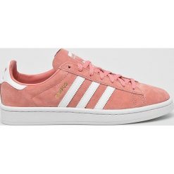 Adidas Originals - Buty Campus W. Różowe buty sportowe damskie adidas Originals, bez wzorów, ze skóry, sportowe. W wyprzedaży za 139,90 zł.