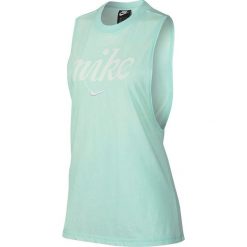 Top w kolorze turkusowym. Niebieskie topy damskie Nike Women, m, z nadrukiem, z bawełny, z okrągłym kołnierzem. W wyprzedaży za 52,95 zł.