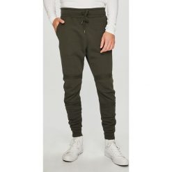 G-Star Raw - Spodnie. Czarne spodnie męskie marki G-Star RAW, na co dzień, m, bez wzorów, z bawełny, retro. W wyprzedaży za 299,90 zł.