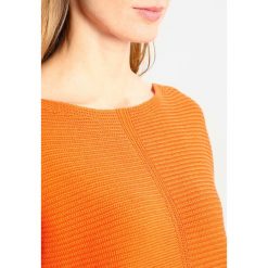 Swetry klasyczne damskie: White Stuff EASTSIDE TEXTURED JUMPER Sweter orange