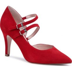 Szpilki CAPRICE - 9-24402-24 Red Suede 524. Czerwone półbuty damskie Caprice, bez wzorów, z zamszu, bez obcasa, na obcasie, bez zapięcia. W wyprzedaży za 179,00 zł.