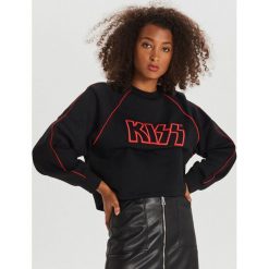Bluza Kiss - Czarny. Czarne bluzy damskie Cropp, s, bez wzorów, bez rękawów, bez kaptura. Za 99,99 zł.