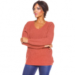 Sweter "Carmen" w kolorze rdzawym. Brązowe swetry klasyczne damskie marki So Cachemire, s, z kaszmiru, z kołnierzem typu carmen. W wyprzedaży za 173,95 zł.