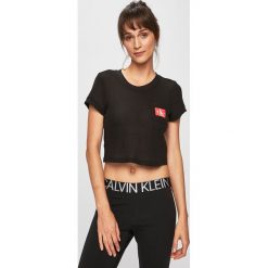 Calvin Klein Underwear - Top piżamowy. Czarne piżamy damskie Calvin Klein Underwear, s, bez wzorów, z elastanu, z krótkim rękawem. W wyprzedaży za 99,90 zł.