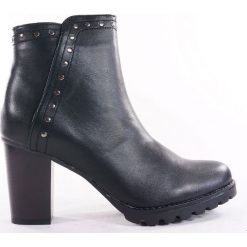 BOTKI DAMSKIE TS 143K05 CZA. Botki damskie T. Sokolski, ze skóry, bez obcasa, na platformie, bez zapięcia. Za 119,00 zł.