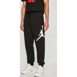 Jordan - Spodnie. Szare spodnie męskie Jordan, s, z nadrukiem, z bawełny, sportowe. Za 259,90 zł.