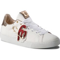 Sneakersy HÖGL - 6-100320 White 0200. Białe półbuty damskie HÖGL, na co dzień, bez wzorów, ze skóry, bez obcasa, na płaskiej podeszwie, bez zapięcia. W wyprzedaży za 439,00 zł.