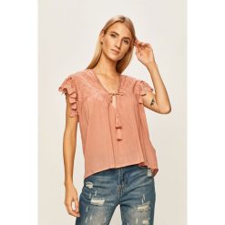 Pepe Jeans - Bluzka Elif. Różowe bluzki damskie Pepe Jeans, s, bez wzorów, z bawełny, bez kołnierzyka, z krótkim rękawem. W wyprzedaży za 259,90 zł.