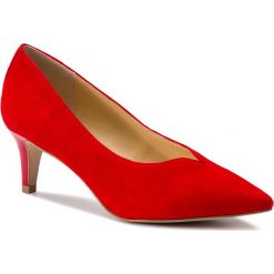 Szpilki CAPRICE - 9-22406-22 Red Suede 524. Czerwone półbuty damskie Caprice, bez wzorów, z zamszu, bez obcasa, na obcasie, bez zapięcia. W wyprzedaży za 209,00 zł.