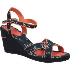 Sandały pepe jeans pls90118. Niebieskie sandały damskie Pepe Jeans, bez wzorów, z jeansu, bez obcasa, bez zapięcia. Za 289,99 zł.