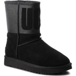 Buty UGG - W Classic Short 1096472 W/Blk. Czarne buty zimowe damskie marki Ugg, ze skóry. Za 969,00 zł.