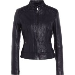 BOSS CASUAL JANABELLE Kurtka skórzana dark blue. Niebieskie kurtki damskie BOSS Casual, bez wzorów, ze skóry. W wyprzedaży za 1007,40 zł.