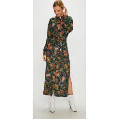 Answear - Sukienka. Sukienki damskie ANSWEAR, na co dzień, s, w kwiaty, z wiskozy, casualowe, bez kołnierzyka, z długim rękawem, długie, maxi, proste. W wyprzedaży za 129,90 zł.