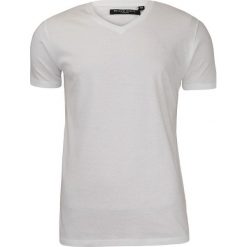 Biała Męska Koszulka (T-shirt) - Brave Soul - V-Neck TSBRSSS18SAINTBwhite. Białe koszulki męskie Brave Soul, m, z nadrukiem, z tkaniny, casualowe, bez kołnierzyka, bez rękawów. Za 29,00 zł.