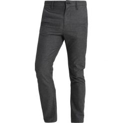 GStar BRONSON TAPERED CHINO Chinosy dark grey heather. Szare chinosy męskie G-Star, z bawełny. Za 559,00 zł.