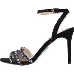 Blue by Betsey Johnson VEDA Sandały na obcasie black. Czarne rzymianki damskie Blue by Betsey Johnson, z materiału, na obcasie. Za 509,00 zł.