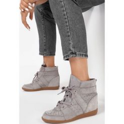 Szare Sneakersy Assala. Szare sneakersy damskie Born2be. Za 139,99 zł.