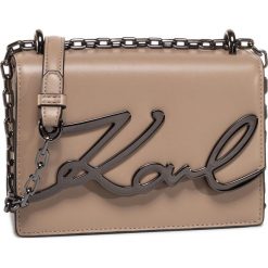 Torebka KARL LAGERFELD - 205W3005 Clay. Pomarańczowe listonoszki damskie KARL LAGERFELD, bez wzorów, ze skóry, bez dodatków. Za 1429,00 zł.