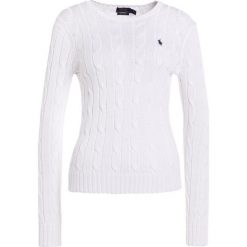Polo Ralph Lauren JULIANNA Sweter white. Białe swetry klasyczne damskie Polo Ralph Lauren, m, z bawełny, polo. Za 569,00 zł.