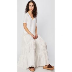 Tally Weijl - Koszula. Białe bluzki damskie TALLY WEIJL, na co dzień, s, bez wzorów, z wiskozy, casualowe, bez kołnierzyka, z krótkim rękawem. Za 69,90 zł.