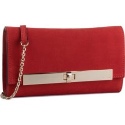 Torebka COCCINELLE - EIC Ara Suede E1 EIC 19 01 01 Polish Red R08. Czerwone kopertówki damskie Coccinelle, na spotkanie biznesowe, bez wzorów, ze skóry, eleganckie, bez dodatków. W wyprzedaży za 729,00 zł.