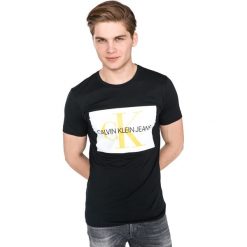 Calvin Klein Koszulka Czarny. Czarne podkoszulki męskie xs, z nadrukiem, z bawełny. Za 152,95 zł.
