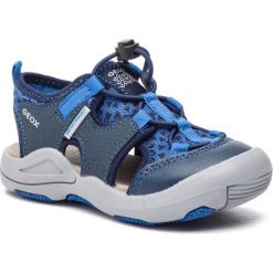 Sandały GEOX - J Sandal Kyle B J92E1B 014CE C4227 M Royal/Navy. Niebieskie sandały chłopięce Geox, ze skóry ekologicznej, bez zapięcia. W wyprzedaży za 129,00 zł.