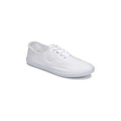 Buty Kaporal DESMA. Białe trampki i tenisówki damskie marki Kaporal, bez wzorów, bez zapięcia. Za 89,00 zł.