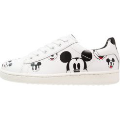 MOA Master of Arts Tenisówki i Trampki white. Białe trampki męskie marki MOA - Master of Arts, ze skóry ekologicznej. W wyprzedaży za 551,20 zł.