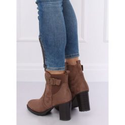 Botki na obcasie brązowe 6139 KHAKI. Pomarańczowe botki damskie obuwie damskie, z zamszu, bez obcasa, na obcasie, z paskami. Za 116,65 zł.