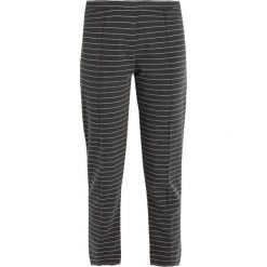 DAY Birger et Mikkelsen DAY ALWAYS Spodnie treningowe caviar. Szare spodnie sportowe damskie marki DAY Birger et Mikkelsen, xs, z elastanu. W wyprzedaży za 345,95 zł.