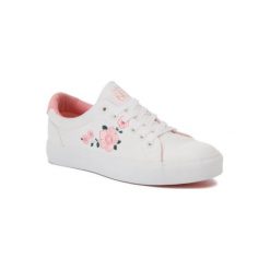 NYLON RED WP40-8902Z. Białe trampki i tenisówki damskie Nylon Red, bez wzorów, ze skóry ekologicznej, bez zapięcia. Za 69,99 zł.