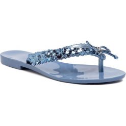 Japonki MELISSA - Harmonic Chrome V AD 32722 Blue/Metalized Blue 53338. Niebieskie klapki damskie Melissa, bez wzorów, z tworzywa sztucznego, bez obcasa, na obcasie. Za 269,00 zł.
