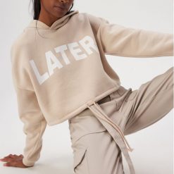 Bluza z napisem Later - Beżowy. Brązowe bluzy damskie Sinsay, xl, z napisami, bez rękawów, bez kaptura. Za 49,99 zł.